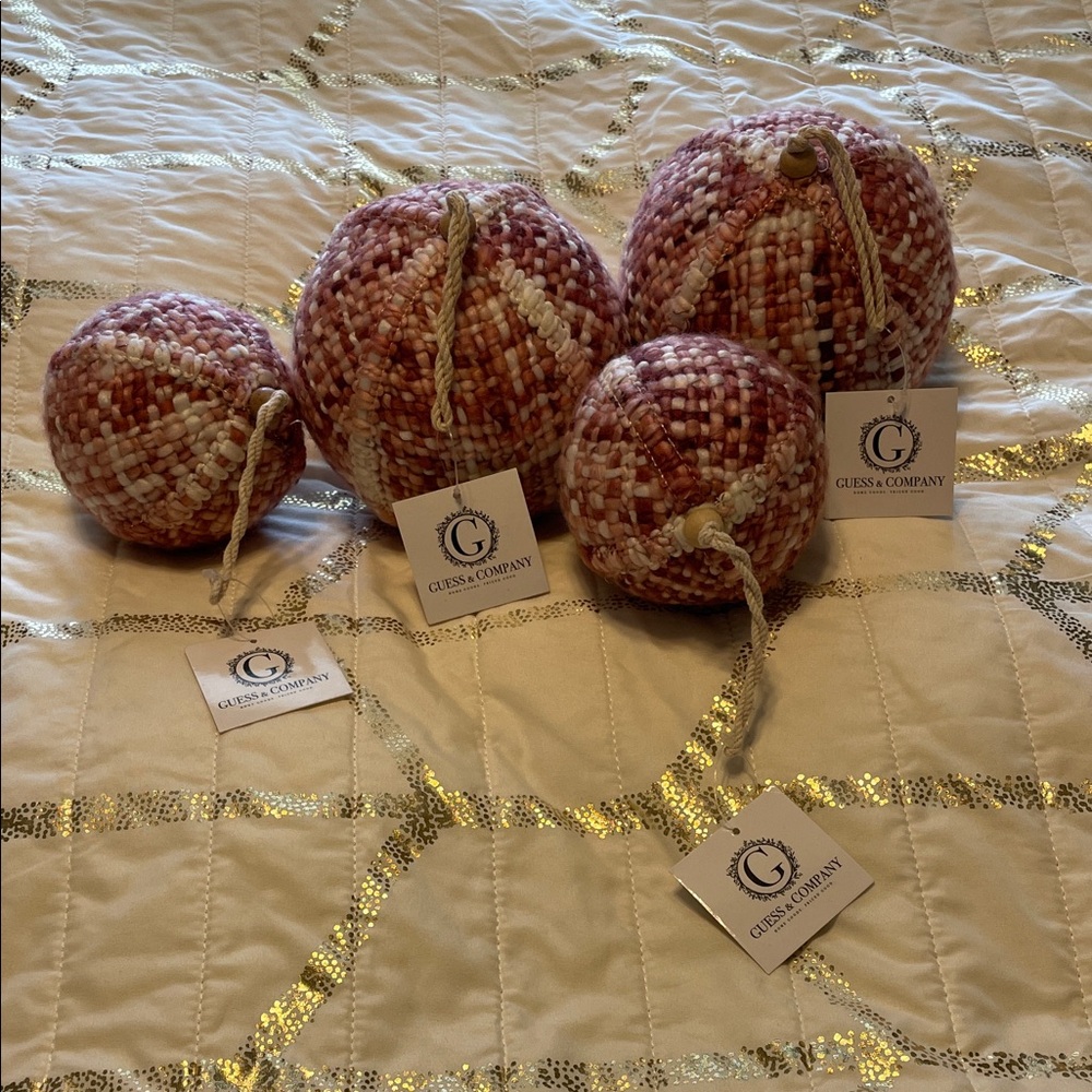 Pink Woven Decorative Balls Set